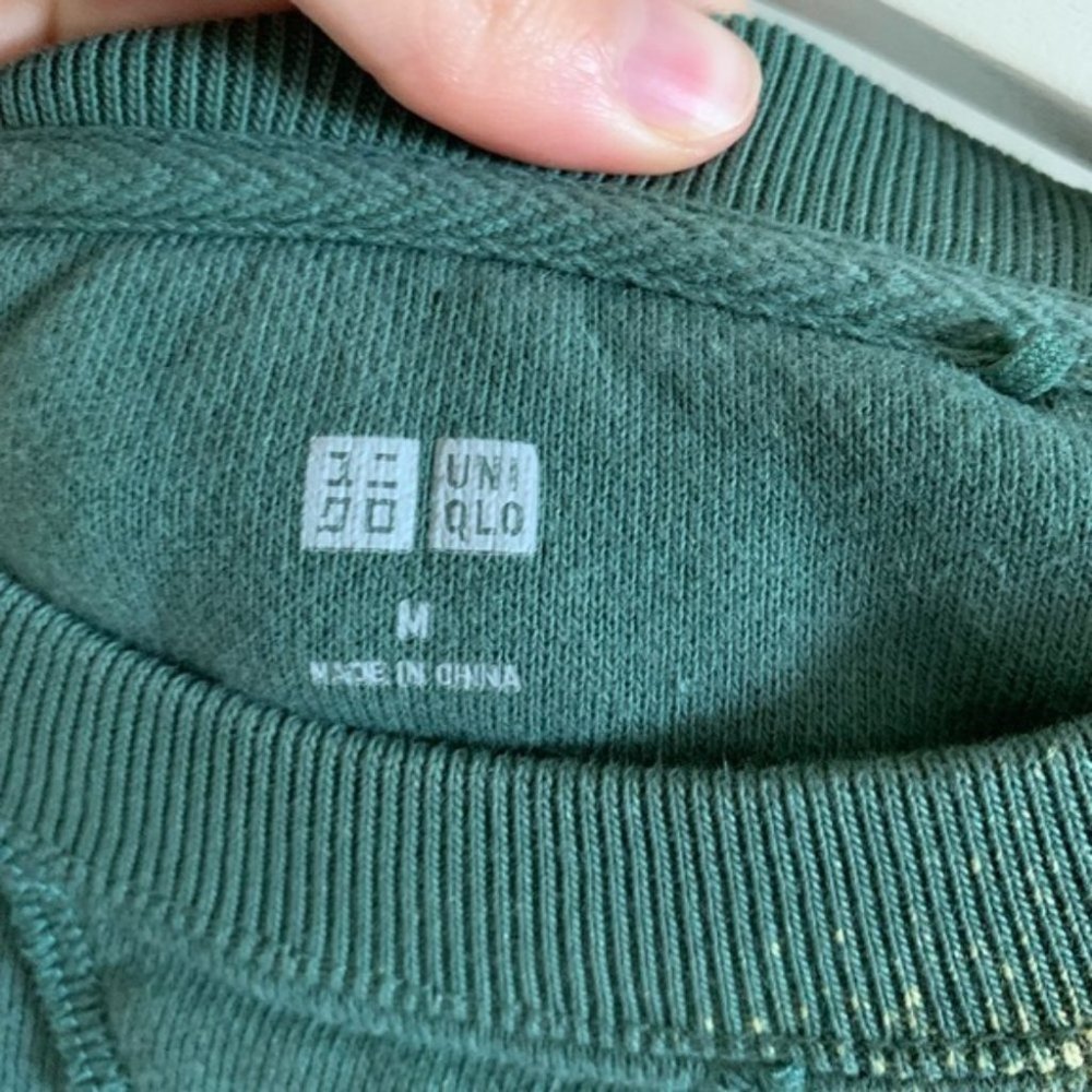 Uniqlo Oversized Green Reverse Tie Dyed Sweatshirt - Picture 3 of 3